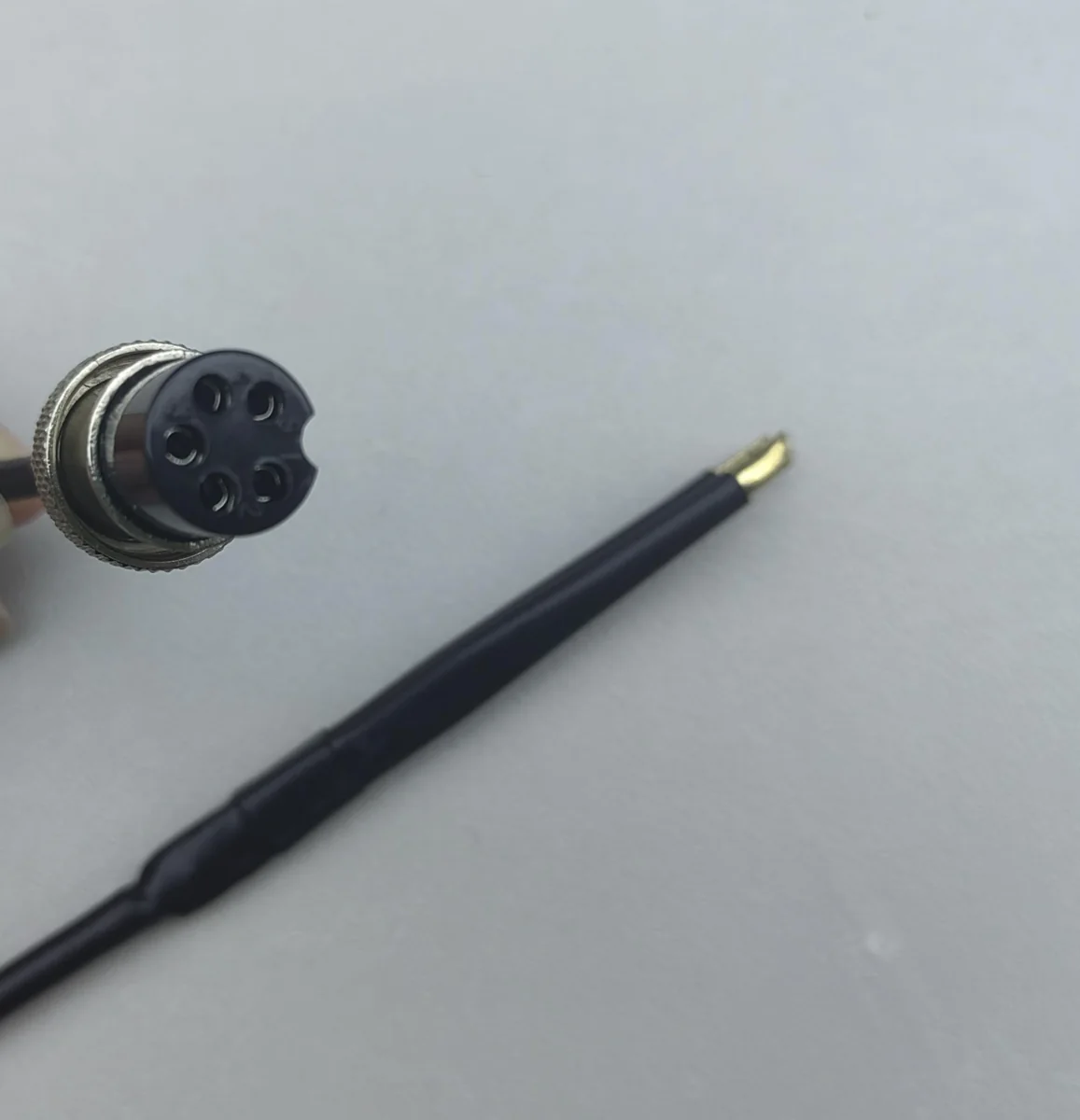 Conductive tweezers